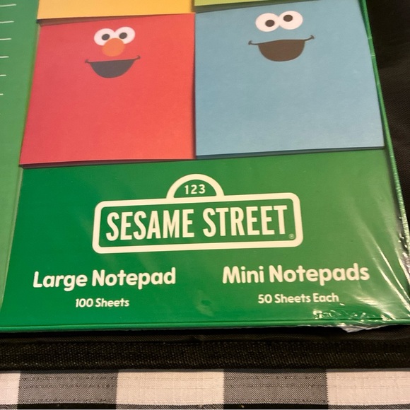 Sesame Street Colorful Notepad Collection - Picture 4 of 5